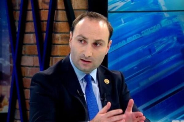 ეს კანონპროექტი შესაბამისობაშია სტრასბურგის სტანდარტებთან, თუმცა პრეზიდენტის ინსტიტუტისადმი პატივისცემის ნიშნად, დაველოდებით მოტივირებულ შენიშვნებს - ანრი ოხანაშვილი