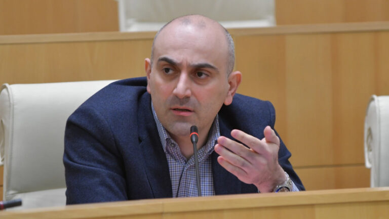 დეპოლარიზაციის სურვილს პოლიტიკურ სპექტრში საერთოდ ვერ ვხედავ, ოპოზიციონერი კოლეგები გაგვებუტნენ იმის ნაცვლად, რომ სერიოზული ლაპარაკი დაგვეწყო - სანდრო რაქვიაშვილი