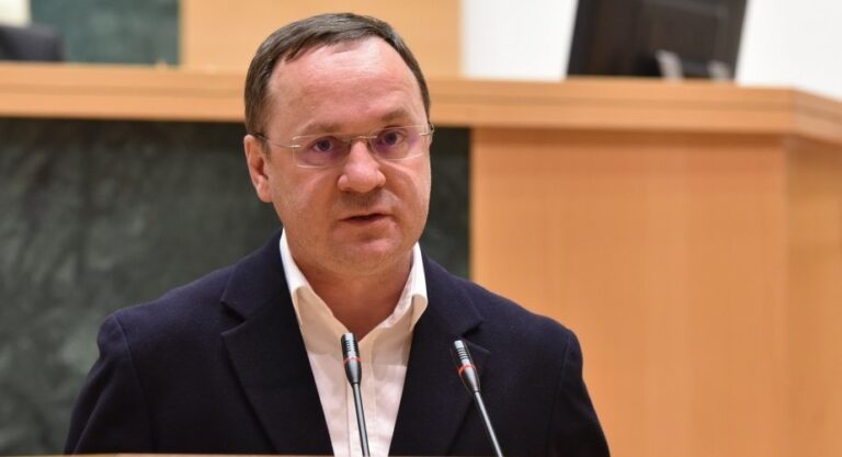 გაბუტვებს, კუთხეში დადგომას, ტუჩების აბზუებას თავი დავანებოთ, მობრძანდით და ვისაუბროთ - გია ცაგარეიშვილი კოლეგებს მიმართავს