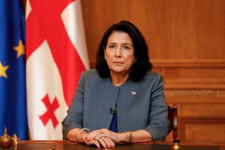 "ათასად კაცი დაფასდა, ათიათასად - ზრდილობა" - კატეგორიულად ვგმობ ირაკლი კობახიძის უკადრის საქციელს - სალომე ზურაბიშვილი