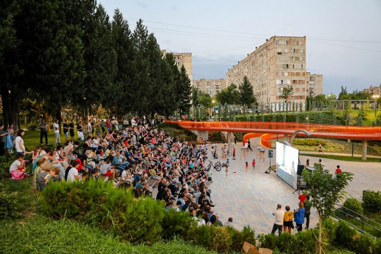 თბილისის საკრებულოს პროექტის ,,კინო ყველგან’’ ფარგლებში მორიგი ჩვენება გაიმართა