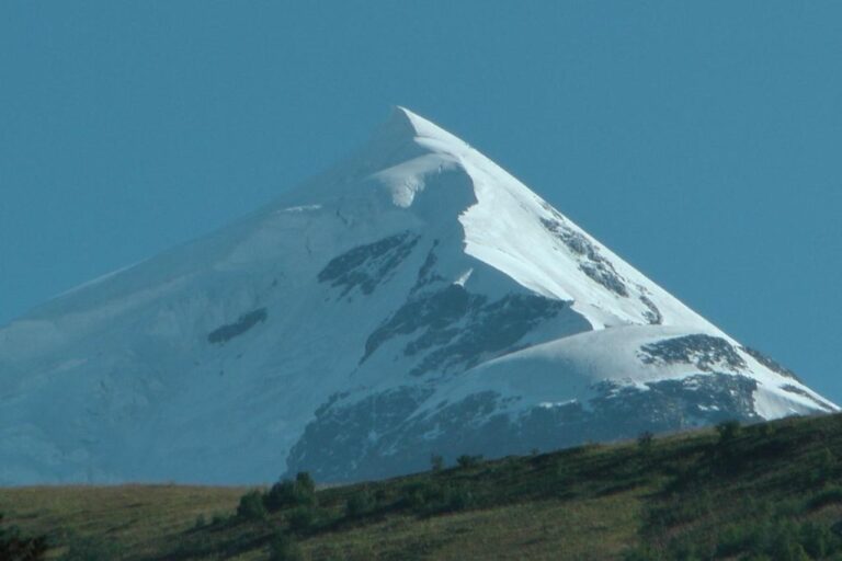თეთნულდზე ჩარჩენილი ტურისტები დახმარებას ითხოვენ