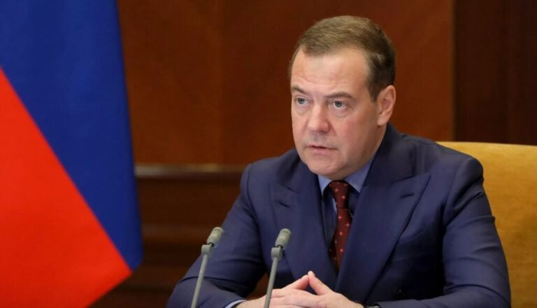 "ევროპა თუ მილსადენებით მიღებული რუსული გაზის ფასზე ზედა ზღვარს დააწესებს, რუსეთი უბრალოდ გაუთიშავს ევროპას გაზს"- მედვედევი