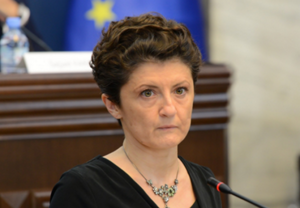 " ჯობს, ქალბატონმა ხოშტარიამ თავის რუბლებს მიხედოს"- თეა წულუკიანი