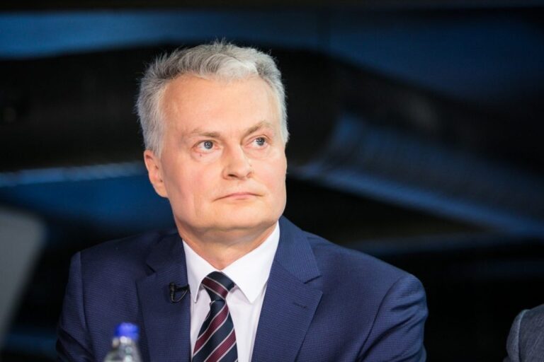 "ძვირფასო ილონ მასკ, როდესაც ვინმე ცდილობს, მოიპაროს თქვენი Tesla-ს საბურავები, ეს არ აქცევს მას მანქანის ან საბურავების კანონიერ მფლობელად"- ლიეტუვის პრეზიდენტი