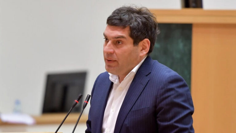 "თუ ქვეყანაში დგას დეოლიგარქიზაციის პრობლემა, როგორც ოპოზიცია აქამდე ქადაგებდა, ჩვენ გავათავისუფლებთ პოლიტიკას ოლიგარქებისგან"-დავითულიანი