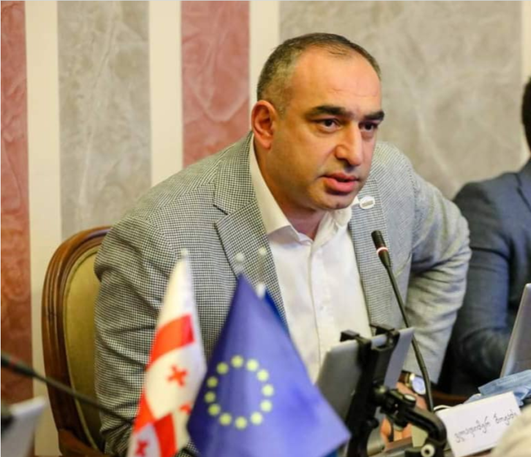 "თქვენ ხართ ის პოლიტიკური ძალა, რომელიც ჩვენ გვემუქრებოდით  ჩამოშლით და  ახლა  მარტივ მამრავლებად თავად დაიშალეთ"-ვლადიმერ ბოჟაძე "ნაციონალურ მოძრაობას"