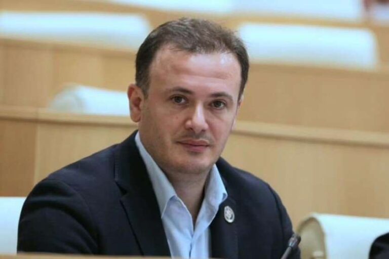 "ის, რასაც გიყვებიან ჭიჭე ვაშაძეები, გიჟი ჯაფარიძეები, ხელმოცარულების ბოდვაა"- ირაკლი ზარქუა
