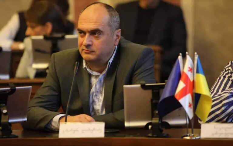 "საკრებულომ მნიშვნელოვან გადაწყვეტილებას დაუჭირა მხარი, რომელიც სკოლის სახელდებას ეხებოდა"-კახა ლაბუჩიძე