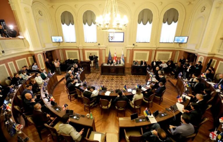 საკრებულოს გადაწყვეტილებით, თბილისში რამდენიმე გეოგრაფიულ ობიექტს ახალი სახელი მიენიჭა