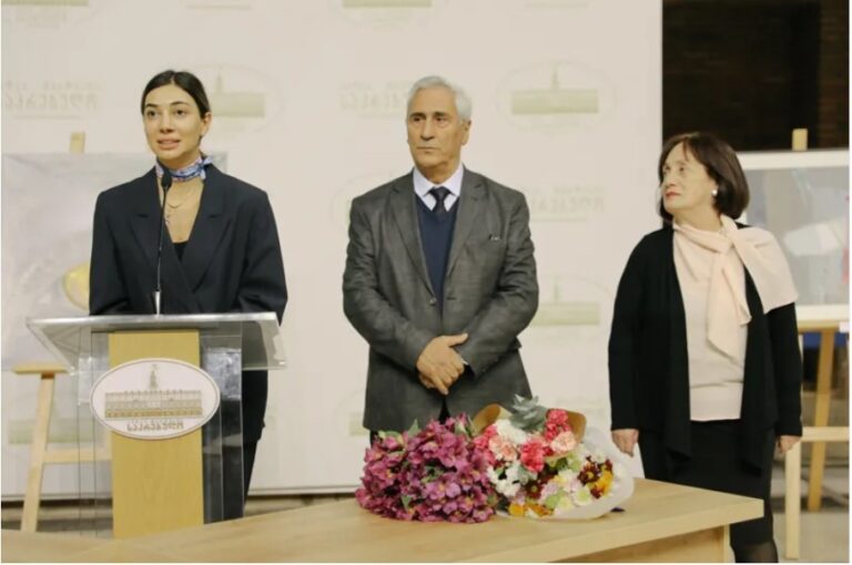 თბილისის საკრებულოში ირინა აბესაძის წიგნის ,,საქართველოს მხატვართა კავშირის შექმნის სათავეებთან’’ პრეზენტაცია გაიმართა