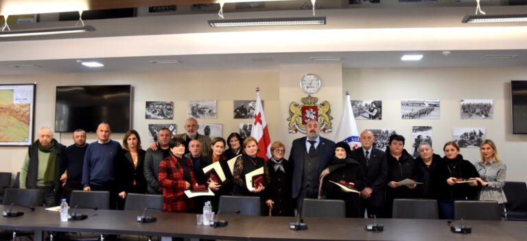 ქვეყნის ერთიანობისათვის ბრძოლაში დაღუპული მეომრების დაჯილდოების ცერემონიალი  გაიმართა