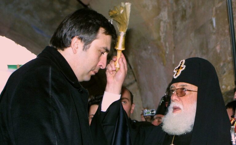 "გისურვებთ ჯანმრთელობას და ღვთის შეწევნას ჭეშმარიტი სხვა რეალობის შესაცნობად" - პატრიარქი  მიხეილ სააკაშვილს