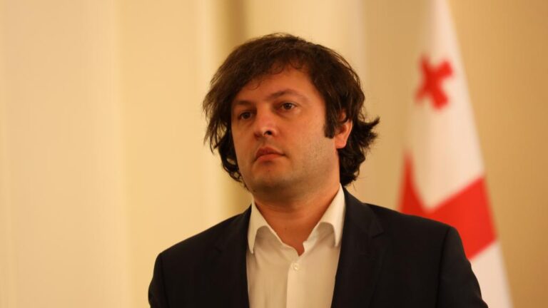 "რუსეთ-უკრაინის ომის დაწყებიდან რამდენიმე დღეში ზურაბიშვილმა მე და პაპუაშვილს გვითხრა, ზელენსკი გმირი გახდა და თქვენ რას აკეთებთო"