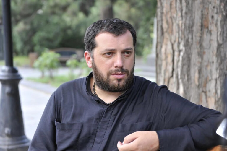 "ქოცებად და ნაცებად დაყოფილ საქართველოს, არ სცალია საკუთარი ერისა და ხალხისთვის"-პეტრე კოლხი