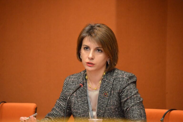 "ეს კრიზისი თქვენ გამოიწვიეთ ხელოვნურად და ახლა მის ჩაქრობას სერიოზული კომპრომისის გარეშე ვერ შეძლებთ" -თამარ ჩუგოშვილი "ოცნებას"