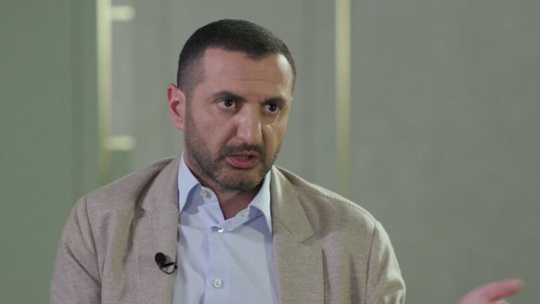 "უარს ვამბობ „ფორმულას“ საკონტროლო პაკეტზე და არსებული წილის ნახევარს ახლავე გადავცემ ტელეკომპანიის კოლექტივს"- დავით კეზერაშვილი