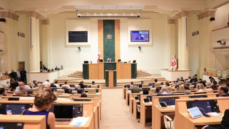 პარლამენტმა 5 ახალი დეპუტატის უფლებამოსილების ცნობას მხარი დაუჭირა