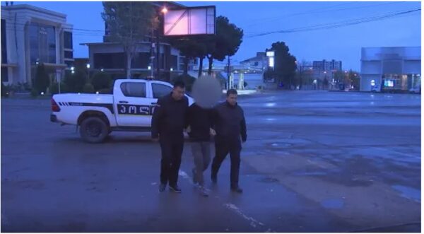 პოლიციელებზე თავდასხმის ბრალდებით შსს-მ 3 პირი დააკავა