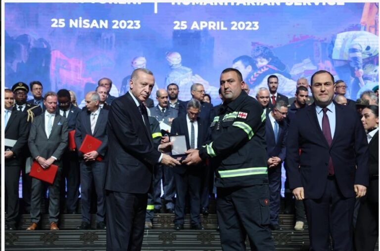 რეჯეფ თაიფ ერდოღანმა სამაშველო ოპერაციაში მონაწილე ქართველი მაშველები დააჯილდოვა