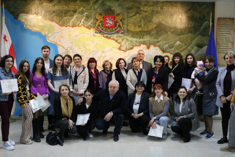 პროფესიული გადამზადების პროგრამის "ლაბორატორიის სამედიცინო ტექნიკური ასისტენტი" კურსდამთავრებულებს სერტიფიკატები გადაეცათ