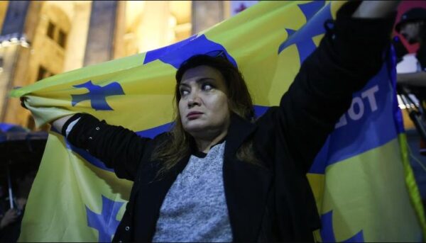 "ქართველებს კიდევ ერთი „ვარდების რევოლუცია“ სურთ?!" - Der Tagessspiegel