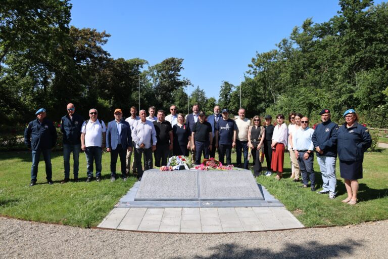 კობა კობალაძემ და ქართულმა დელეგაციამ, ტექსელის აჯანყების დროს დაღუპულ თანამემამულეთა ხსოვნას პატივი მიაგეს
