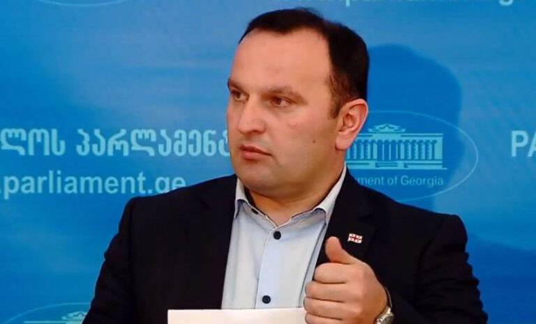 მთელი ქვეყანა თუ გაგიჟდა და სალომე ზურაბიშვილი მოუნდათ ლიდერად, დავფიქრდებით, სხვა შემთხვევაში მხოლოდ საარჩევნო და ევროპის საკითხებზე შეიძლება ლაპარაკი -პაატა მანჯგალაძე