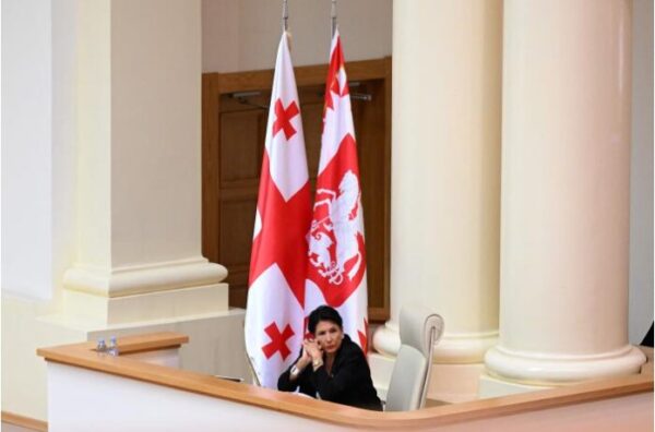 "საქართველოს პარლამენტმა პროდასავლელი პრეზიდენტის გადაყენება ვერ შეძლო"- რას წერს უცხოური პრესა