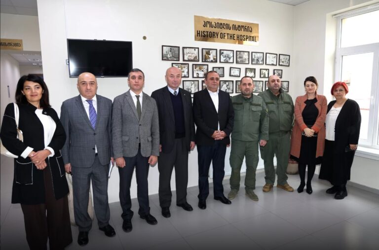 ვეტერანთა ჰოსპიტალს სომხეთის სამხედრო მოსამსახურეთა სოციალური დაცვის სამსახურის უფროსი დელეგაციასთან ერთად სტუმრობდა