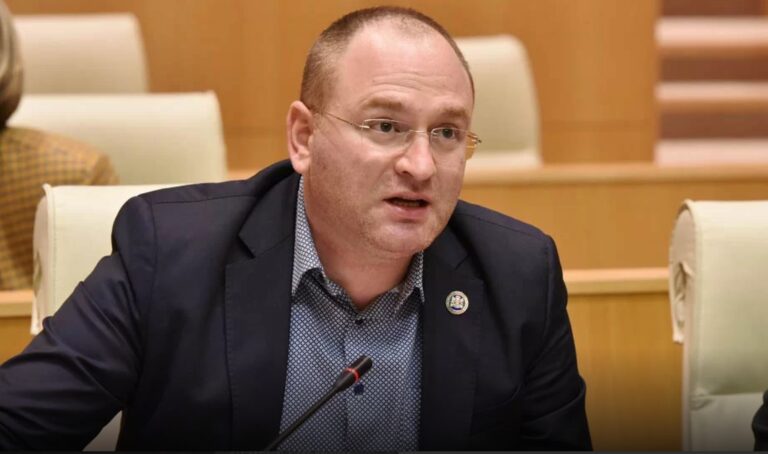 "გადადგომას არ ვაპირებ, მინდა, ერთხელ და სამუდამოდ ეს ყველამ კარგად გაიგოს"-ირაკლი ბერაია