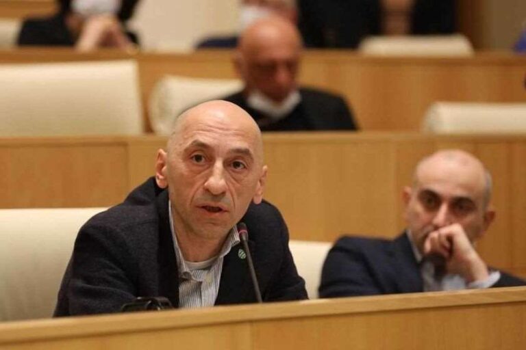 "მათხოვრების პარლამენტი გვაქვს რეალურად" - ვახტანგ მეგრელიშვილი