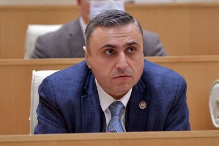 რაც მშვიდობას ეხება, ძალიან არ მოსწონს „ნაციონალურ მოძრაობას“, რადგან სწორედ ეს არის ომისა და ღალატის პარტია - დავით მათიკაშვილი