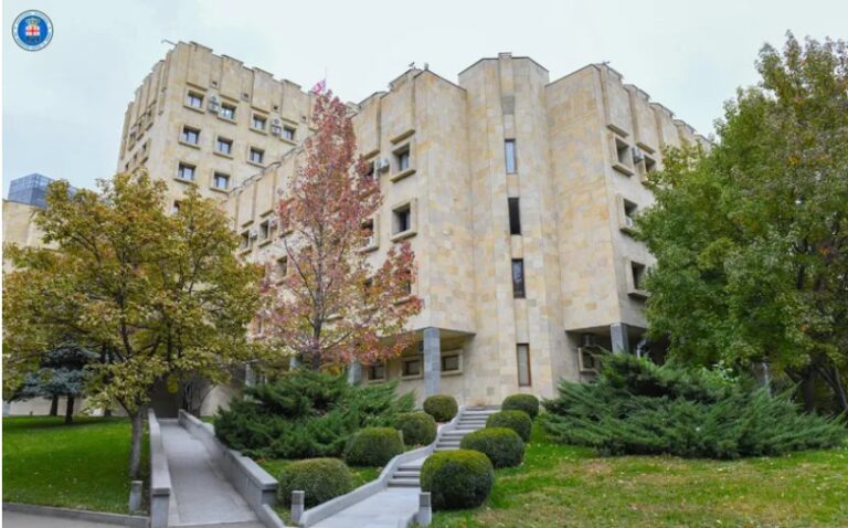 სოფელ ველისციხეში ორი პირის განზრახ მკვლელობის ფაქტზე ბრალდებულს 18 წლით თავისუფლების აღკვეთა მიესაჯა