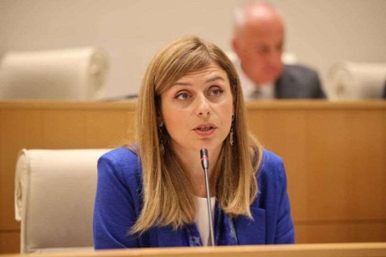 წუთნახევარი დასჭირდათ „რუსული კანონის“ მისაღებად - წინააღმდეგობა გაგრძელდება, არათუ კანონის გაწვევამდე, არამედ იქამდე, სანამ „ქართული ოცნება“ ძალაუფლებას არ დატოვებს -თეონა აქუბარდია