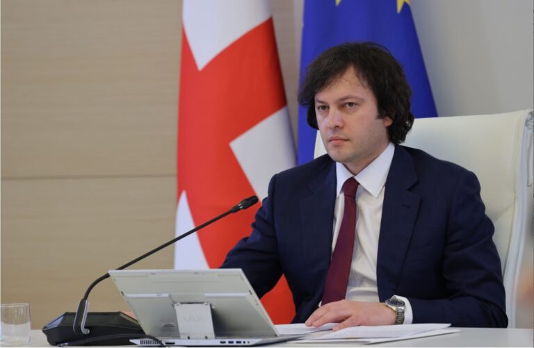 სალომე ზურაბიშვილი არის კოლექტიური „ნაცმოძრაობის“ და მათი პატრონების ერთი პატარა ჭანჭიკი, მარიონეტი, მეტი ფუნქცია და დატვირთვა არ აქვს-პრემიერი