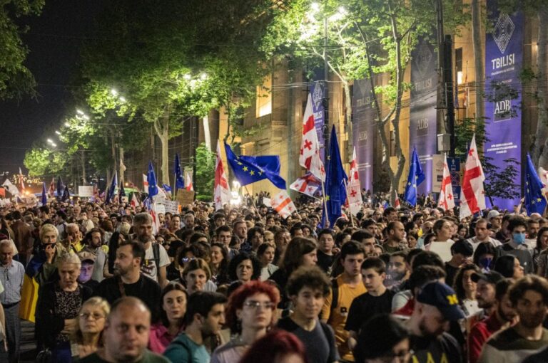 "მოლიპულ გზაზე:რუსეთისაკენ თუ ევროკავშირისაკენ?"- რას წერს უცხოური პრესა