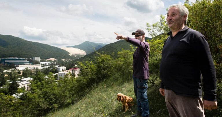 "საქართველოს ოდესღაც სამრეწველო, ახლა კი დეპრესიული რეგიონები საბჭოთა წარსულზე ნოსტალგიას განიცდიან"-The New York Times