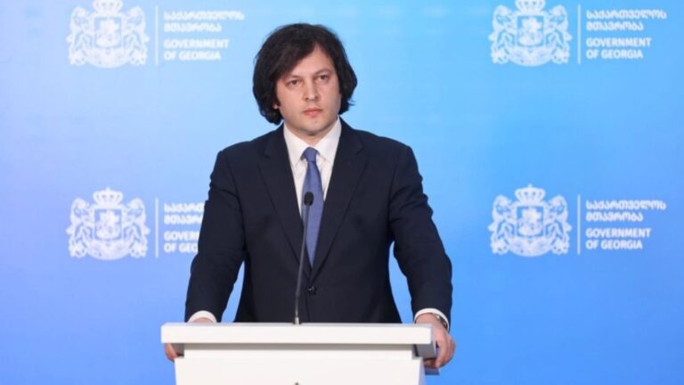  აშშ-ის საელჩოს მიერ გამოქვეყნებული ბანერი არის უხეშად მანიპულაციური და არ წარმოაჩენს სიმართლეს -ირაკლი კობახიძე 