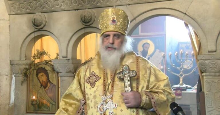 უცხოელები თითებს უქნევენ ხელისუფლებას, რომელმაც მიიღო კანონი ოჯახის დაცვასთან დაკავშირებით და სოდომური ცოდვის საწინააღმდეგოდ, ძალა, რომელიც ხელისუფლებაშია, ჩვენი ღირებულებების სადარაჯოზე დგას -მეუფე სტეფანე