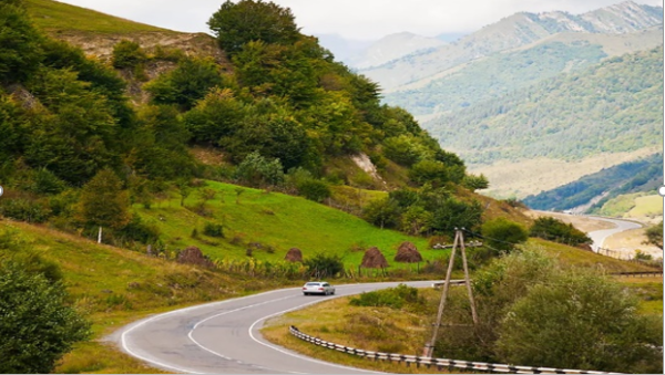 210-კილომეტრიანი მოგზაურობა „დედამიწის ყველაზე ლამაზ ადგილზე" - რას წერს „ბი-ბი-სი" საქართველოს შესახებ