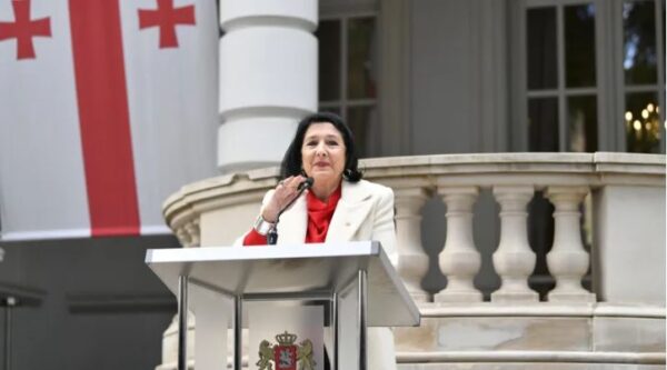 ,,აქციის მონაწილეები "დღესაც დგანან, ხვალაც იქნებიან, არ დაიღლებიან!"- სალომე ზურაბიშვილი