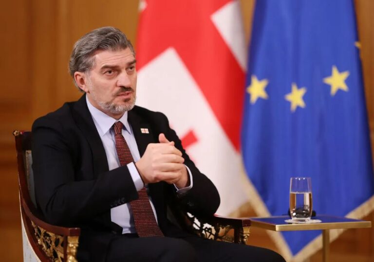 როგორც კი უცხოური ჩარევა შეწყდება, ჩვენ გავაერთიანებთ ჩვენს საზოგადოებას სამი ძირითადი პრინციპის გარშემო: მამული, ენა და სარწმუნოება - მიხეილ ყაველაშვილი