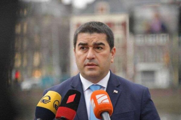 ერთადერთი ქვეყანა, ვისაც შეუძლია ომი დაასრულოს, არის აშშ - სად არიან ევროპელი ლიდერები, რომლებიც უკრაინას ჰპირდებოდნენ, რომ გაიმარჯვებდა?! სად არიან?! - პაპუაშვილი