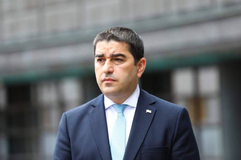 აქტივისტური ჟურნალისტიკა უბრალოდ ოქსიმორონია. ამით, საბოლოოდ ზარალდება მოქალაქე, რომელსაც წართმეული აქვს ამბის ობიექტური მიღების უფლება -შალვა პაპუაშვილი