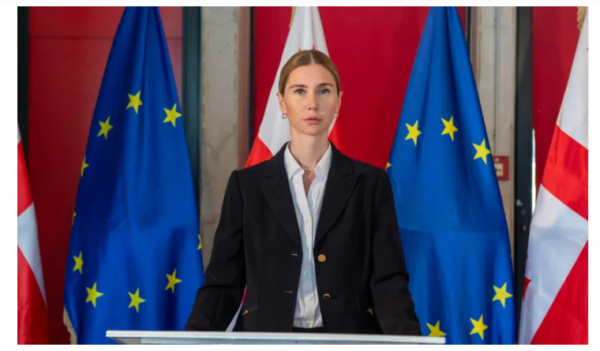 ისტორიაში ჩაიწერება, რომ საქართველოს მე-5 პრეზიდენტმა არ შეიწყალა მე-3 პრეზიდენტი, რომელმაც ევროპის დროშა პირველად აღმართა - თინა ბოკუჩავა