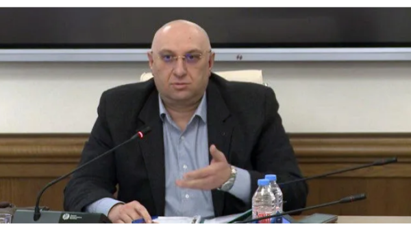პაატა დავითაია განმარტავს მიზეზებს, რის გამოც, „ნაციონალური მოძრაობის“ ხელისუფლების საქმიანობის შემსწავლელი პარლამენტის დროებითი საგამოძიებო კომისიის სხდომაზე მივიდა