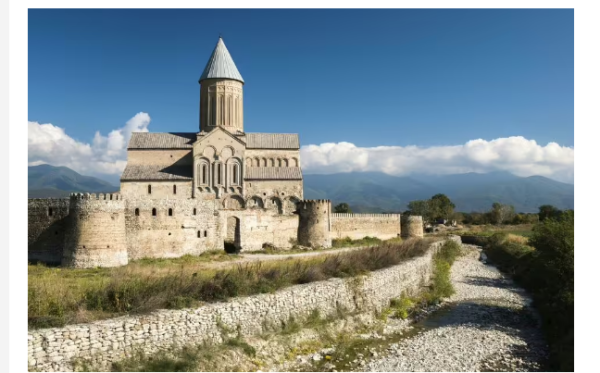 ევროპის ყველაზე ნაკლებად ცნობილი ქვეყანა, გასაოცარი ბუნებით და საუკეთესო იაფი ღვინით - Daily Express