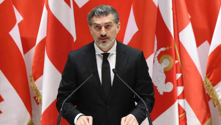 პრეზიდენტმა აღდგომის დღესასწაულთან დაკავშირებით 33 მსჯავრდებული პირი შეიწყალა