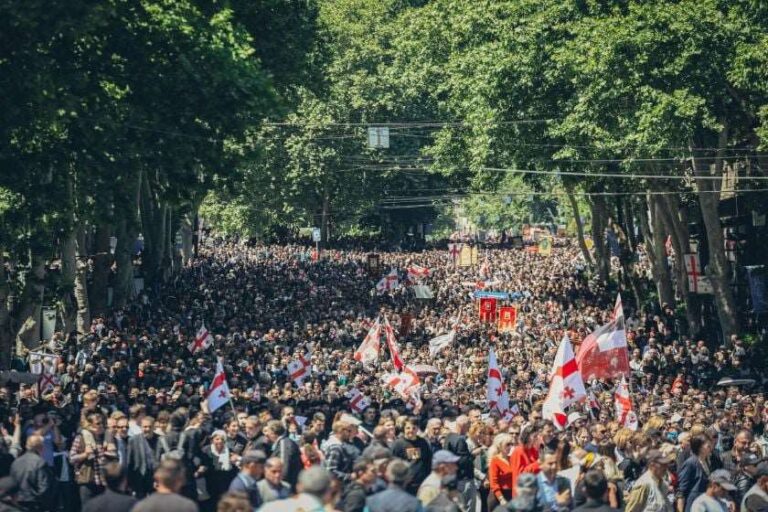დღეს საქართველოში ოჯახის სიწმინდისა და მშობლების პატივისცემის დღე აღინიშნება